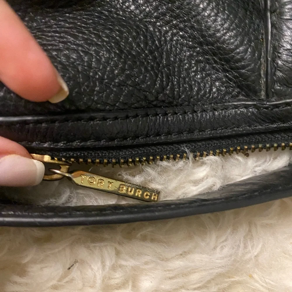Tory Burch Black Leather Bag - Picture 4 of 8